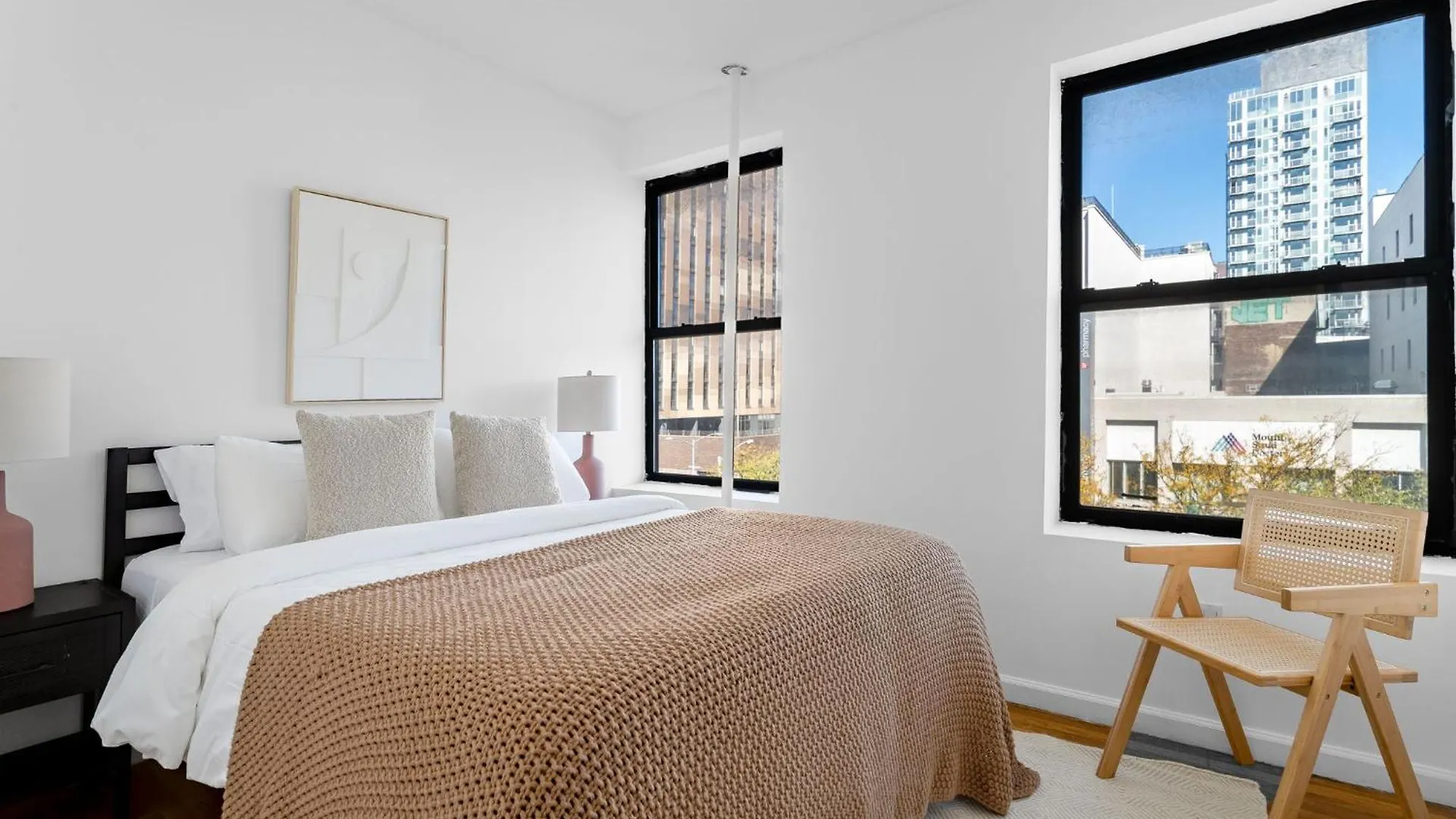 Spacious 3Bedroom 1Bath In The Heart Of The Lower East Side Near Iconic Nyc Landmarks New York USA
