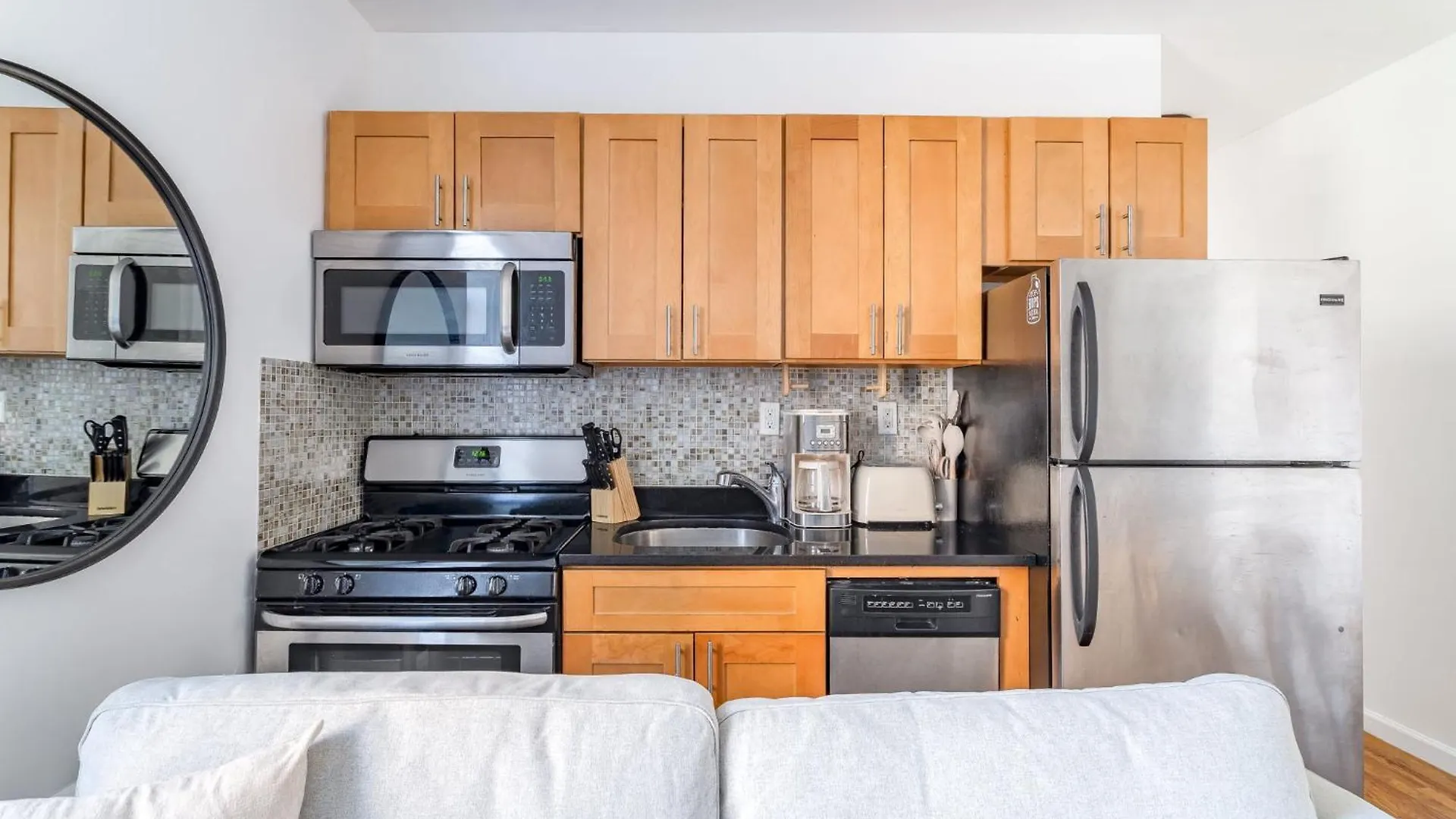 Spacious 3Bedroom 1Bath In The Heart Of The Lower East Side Near Iconic Nyc Landmarks New York Apartment
